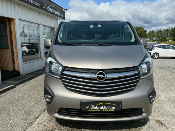 opel-vivaro-diesel-2017-big-3