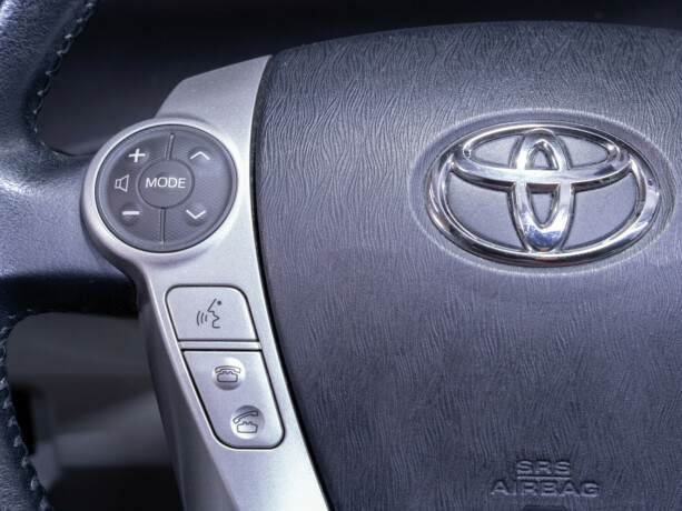 toyota-prius-bensin-2012-big-25