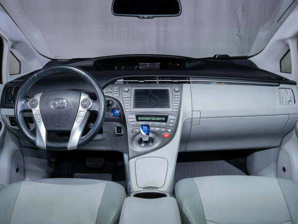 toyota-prius-bensin-2012-big-34