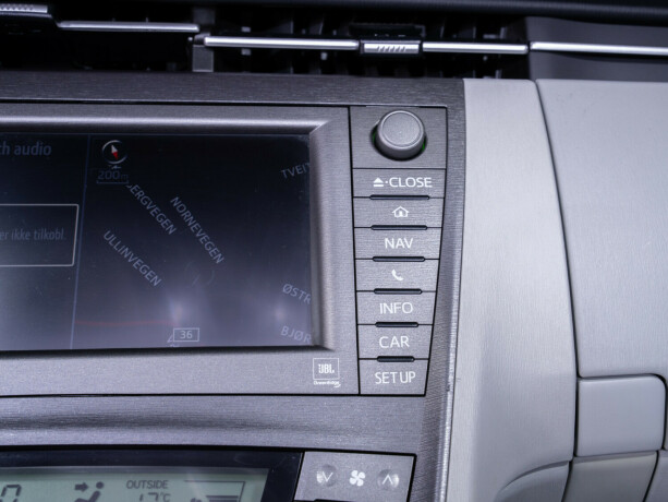toyota-prius-bensin-2012-big-22