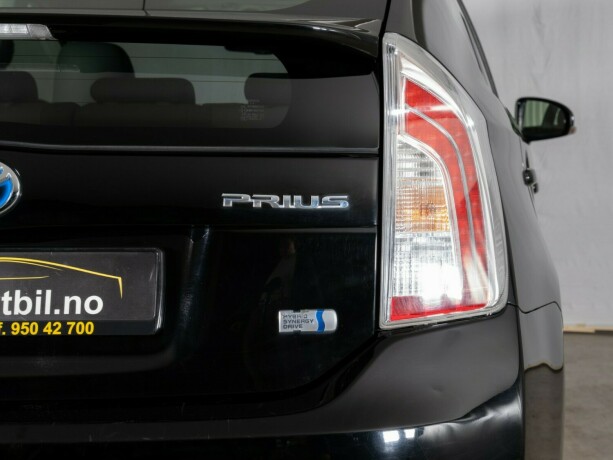 toyota-prius-bensin-2012-big-6