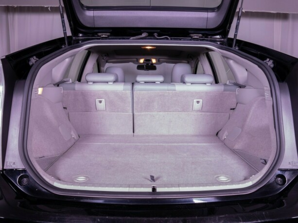 toyota-prius-bensin-2012-big-12