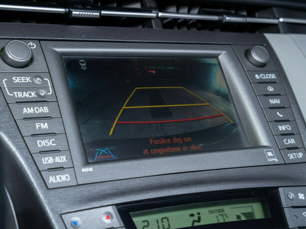 toyota-prius-bensin-2012-big-30