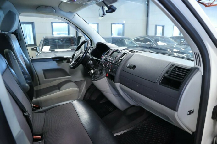 volkswagen-transporter-diesel-2014-big-8