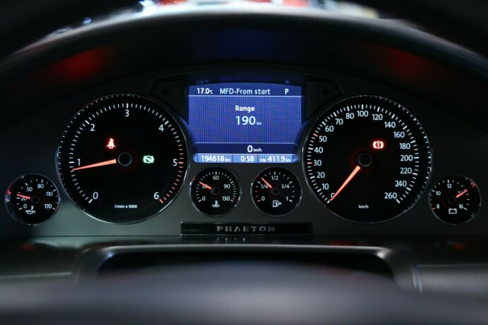 volkswagen-phaeton-diesel-2009-big-11