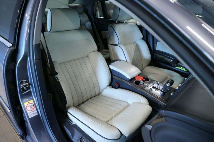 volkswagen-phaeton-diesel-2009-big-9