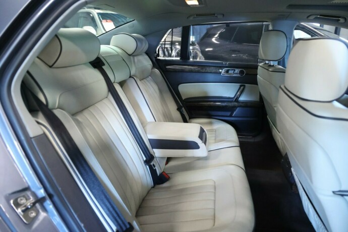 volkswagen-phaeton-diesel-2009-big-8