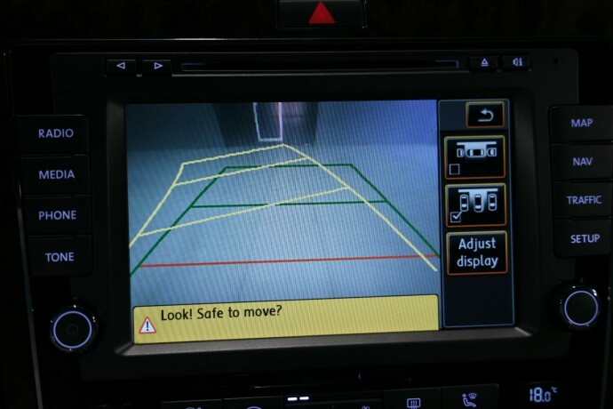 volkswagen-phaeton-diesel-2009-big-13