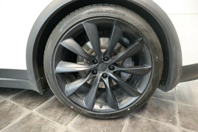 tesla-model-x-elektrisitet-2018-big-45
