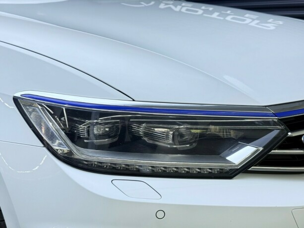 volkswagen-passat-elektrisitetbensin-2017-big-3