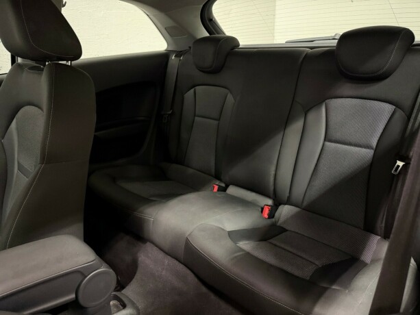 audi-a1-diesel-2011-big-14