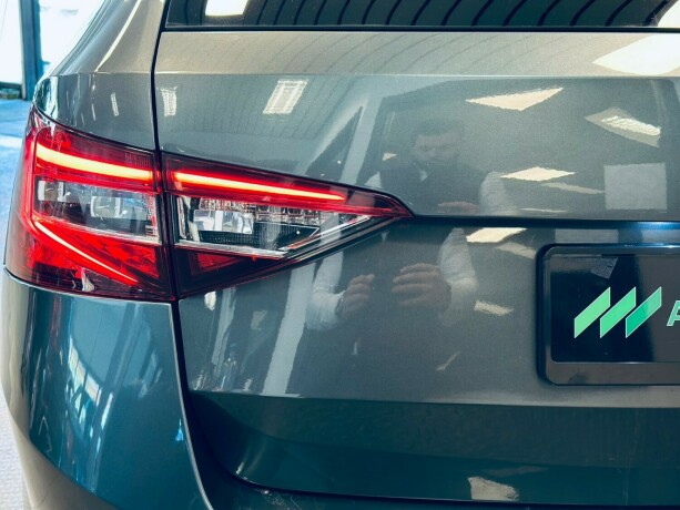 skoda-superb-bensin-2018-big-33
