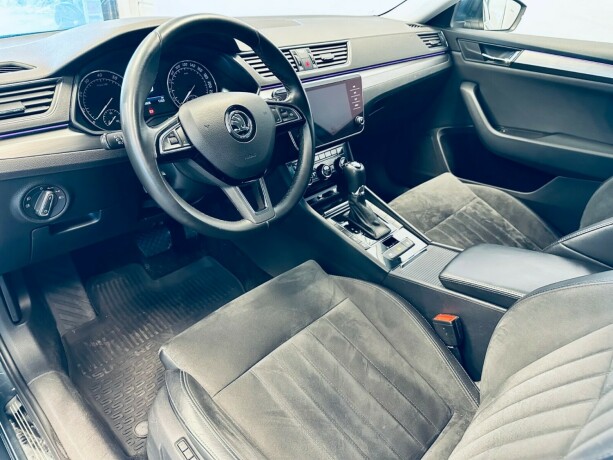 skoda-superb-bensin-2018-big-12