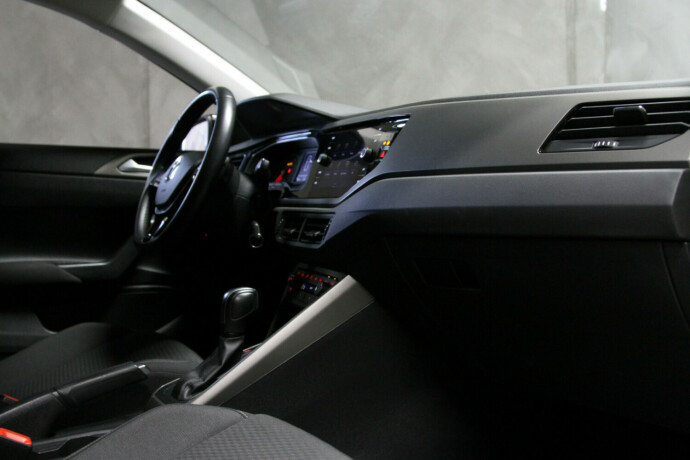 volkswagen-polo-bensin-2021-big-4