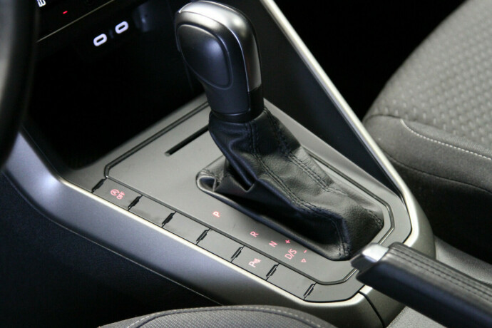 volkswagen-polo-bensin-2021-big-14