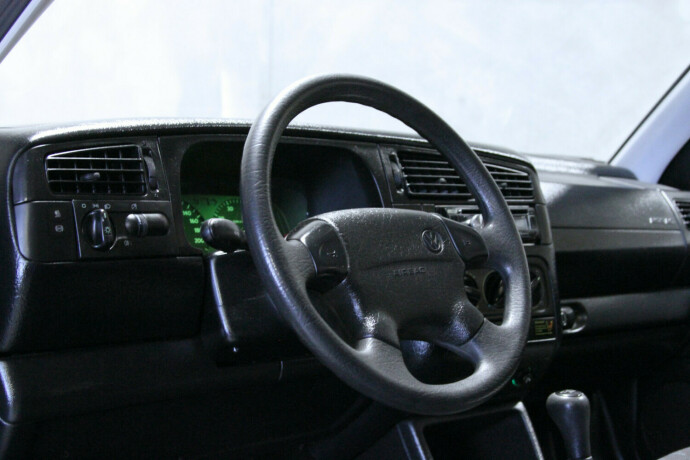 volkswagen-golf-bensin-1995-big-10