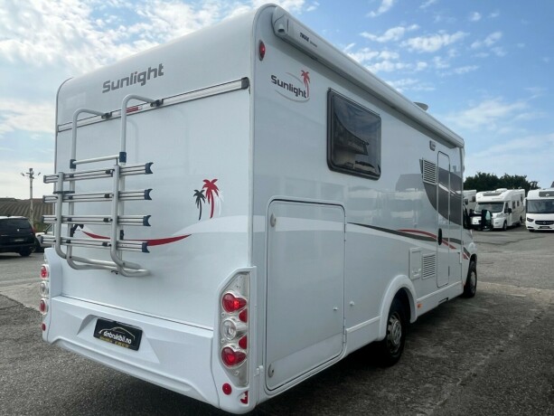sunlight-sunlight-t68-2-enkle-senger-senkeseng-fremme-vinterpakke-truma-6eh-varme-i-gulv-tv-diesel-2014-big-4