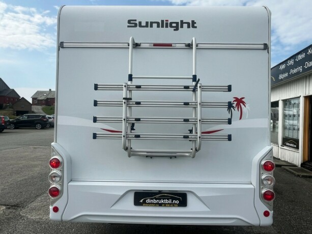 sunlight-sunlight-t68-2-enkle-senger-senkeseng-fremme-vinterpakke-truma-6eh-varme-i-gulv-tv-diesel-2014-big-5