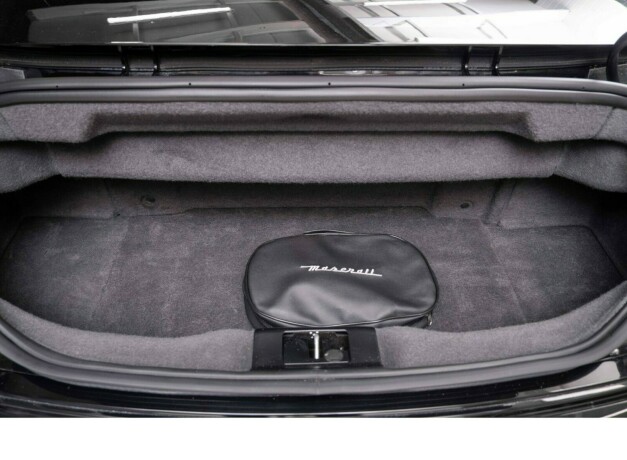 maserati-granturismo-bensin-2012-big-37