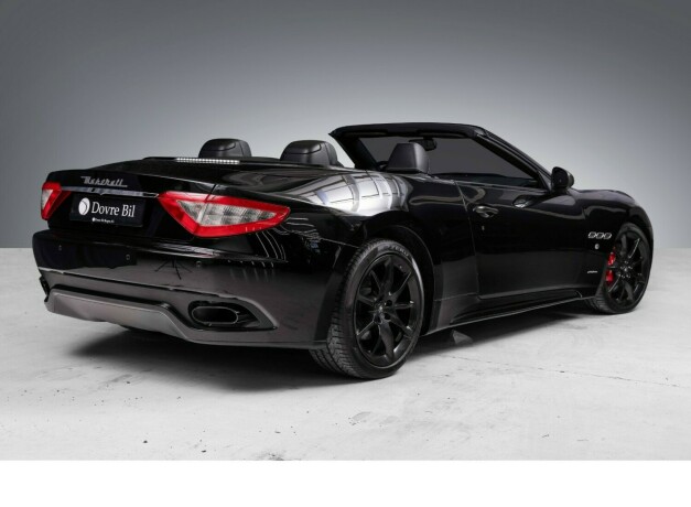 maserati-granturismo-bensin-2012-big-14