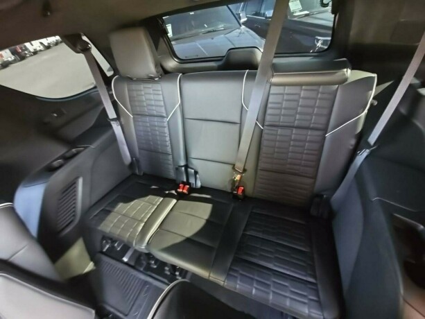 cadillac-escalade-diesel-2023-big-11
