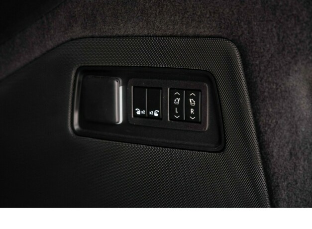 cadillac-escalade-diesel-2023-big-40