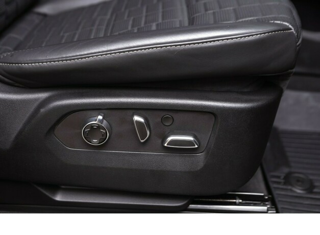 cadillac-escalade-diesel-2023-big-54