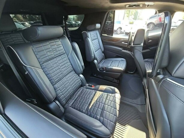 cadillac-escalade-diesel-2023-big-10