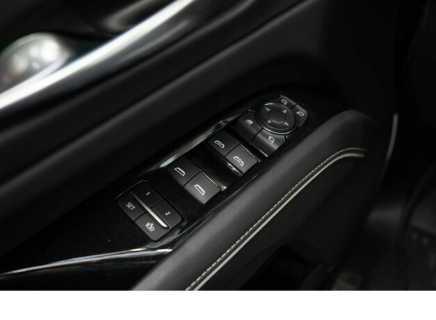cadillac-escalade-diesel-2023-big-32