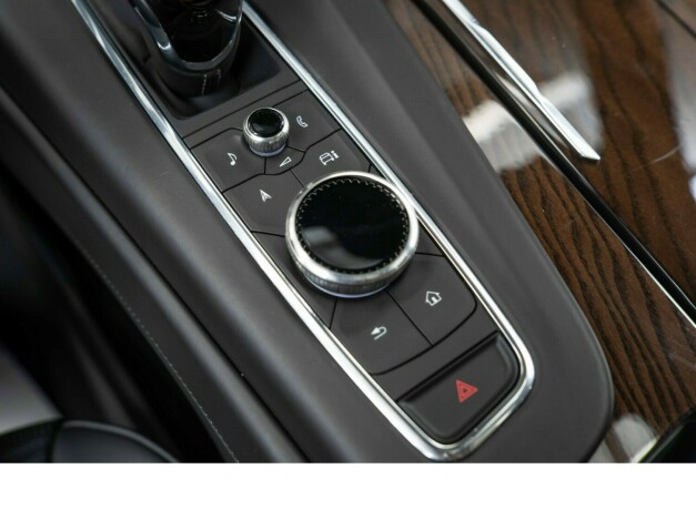 cadillac-escalade-diesel-2023-big-22