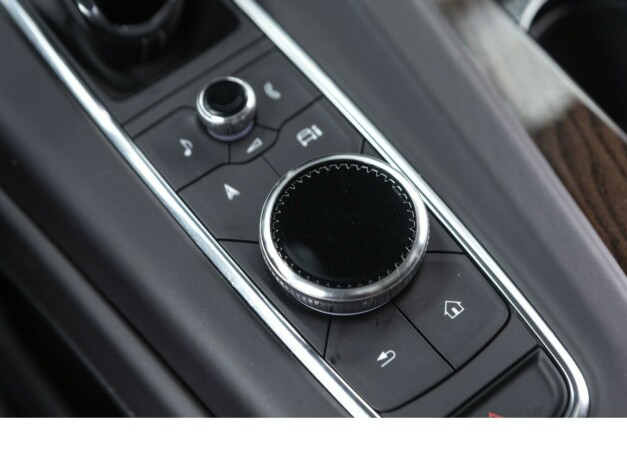 cadillac-escalade-diesel-2023-big-46