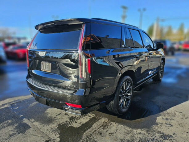 cadillac-escalade-diesel-2023-big-3