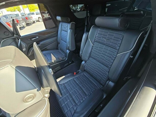 cadillac-escalade-diesel-2023-big-12