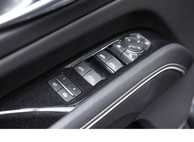 cadillac-escalade-diesel-2023-big-49