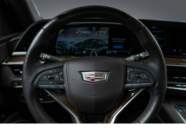 cadillac-escalade-diesel-2023-big-16