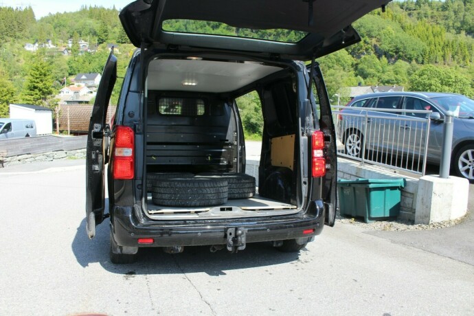toyota-proace-diesel-2017-big-5