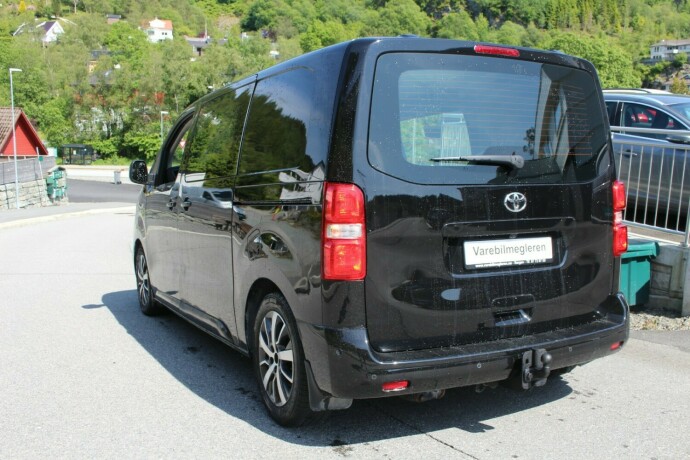 toyota-proace-diesel-2017-big-2