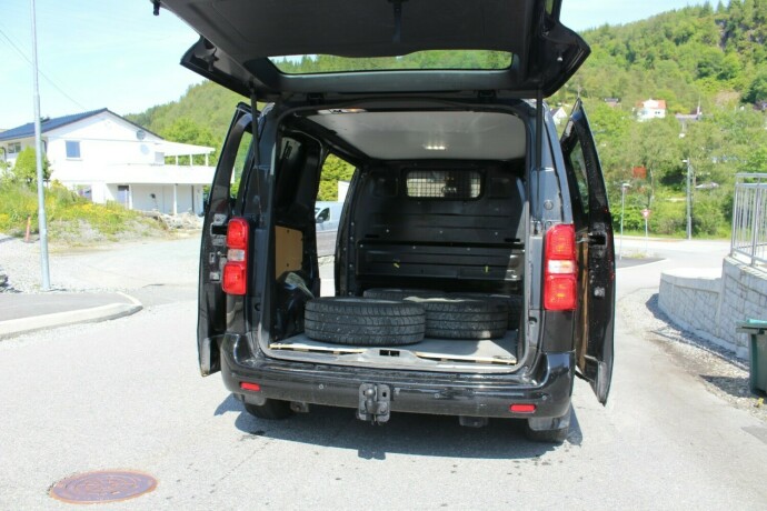 toyota-proace-diesel-2017-big-4