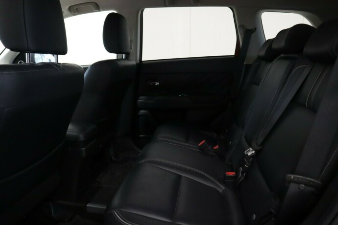 mitsubishi-outlander-elektrisitetbensin-2016-big-18