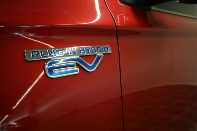 mitsubishi-outlander-elektrisitetbensin-2016-big-42