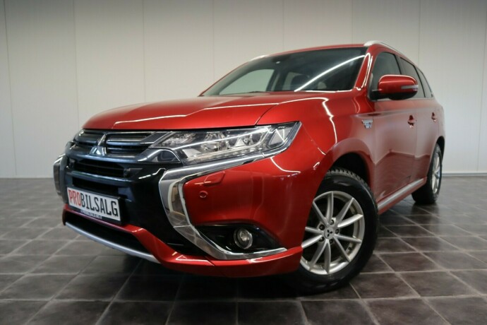 mitsubishi-outlander-elektrisitetbensin-2016-big-0