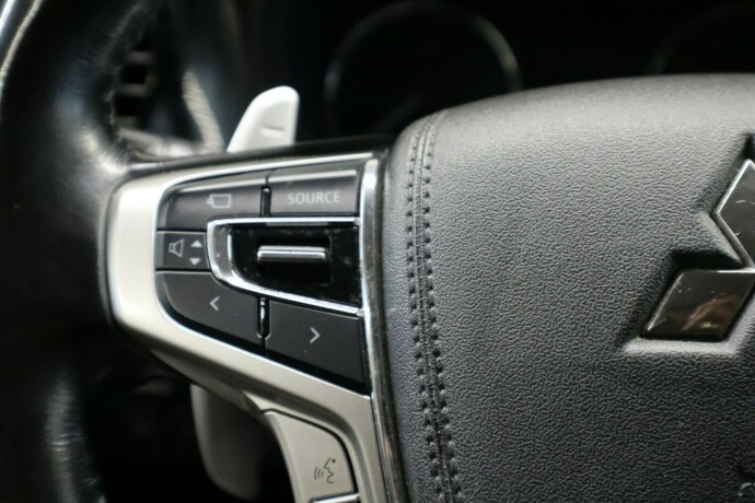 mitsubishi-outlander-elektrisitetbensin-2016-big-21