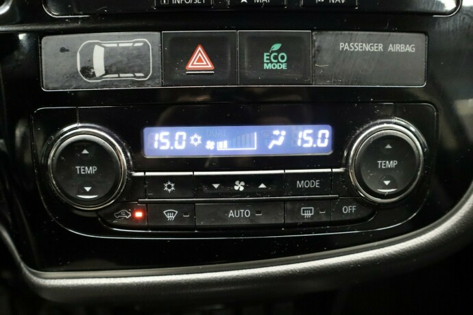 mitsubishi-outlander-elektrisitetbensin-2016-big-31