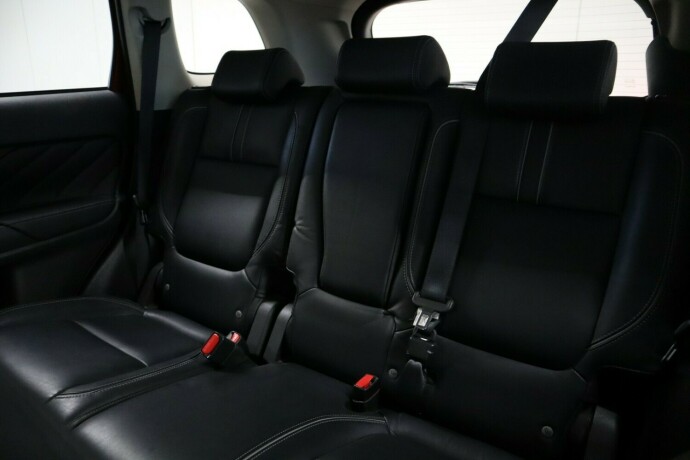 mitsubishi-outlander-elektrisitetbensin-2016-big-20
