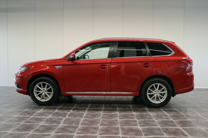 mitsubishi-outlander-elektrisitetbensin-2016-big-2