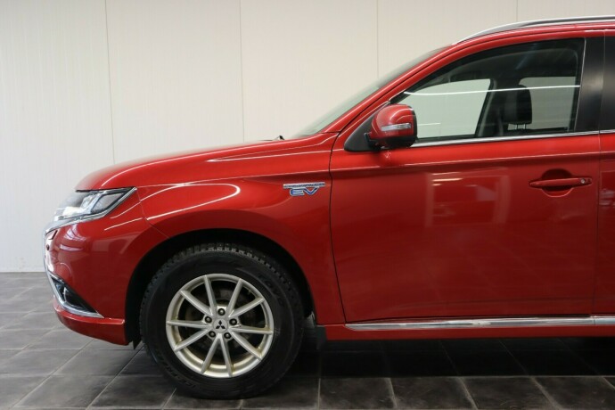 mitsubishi-outlander-elektrisitetbensin-2016-big-4