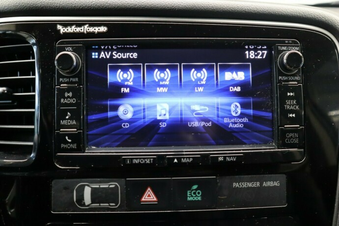 mitsubishi-outlander-elektrisitetbensin-2016-big-30