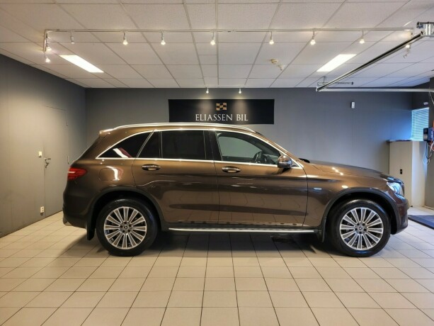 mercedes-benz-glc-elektrisitetbensin-2017-big-3