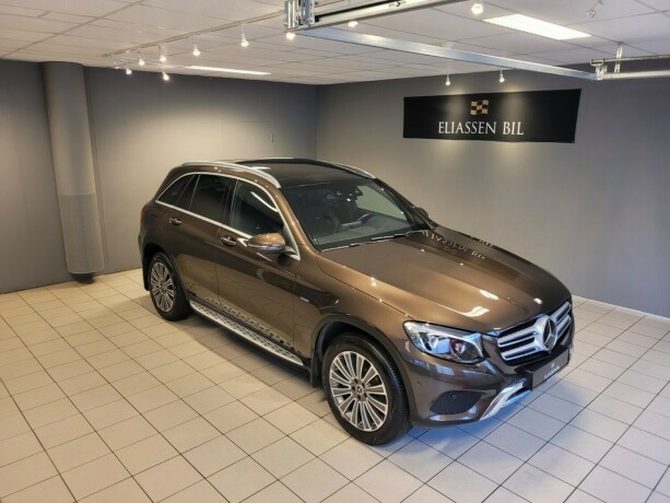 mercedes-benz-glc-elektrisitetbensin-2017-big-1