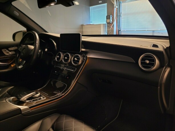 mercedes-benz-glc-elektrisitetbensin-2017-big-15